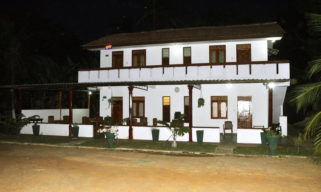 Hotel Flamingo Anuradhapura Exterior foto